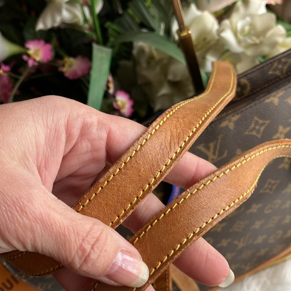 $3,000 Louis Vuitton Babylone tote. Authenticated twice! - Picture 5 of 17